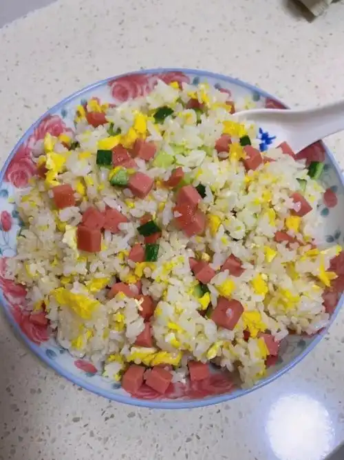 香肠蛋炒饭