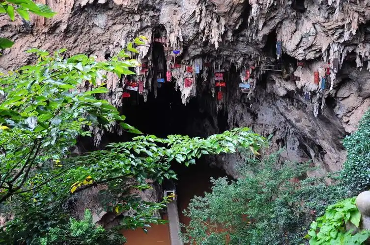 燕子洞风景区图片
