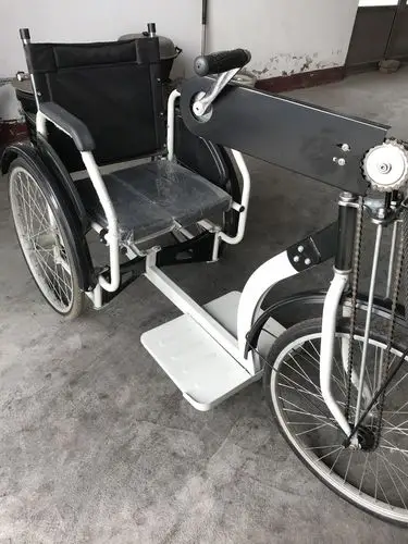 出售闲置全新手摇式轮椅三百元,买了一次没用过,非诚