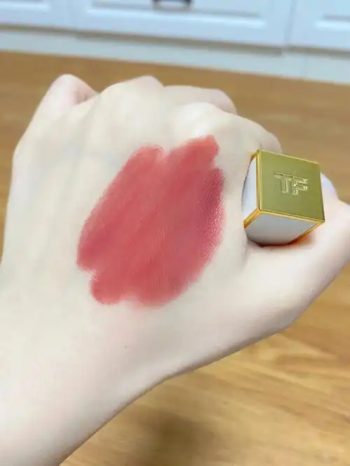 tf白细管口红03嫩到起飞01高级感满满