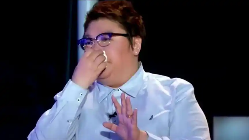 流浪歌手为癌症爸爸唱《父亲》听哭韩红,被称是下一个刀郎,感动