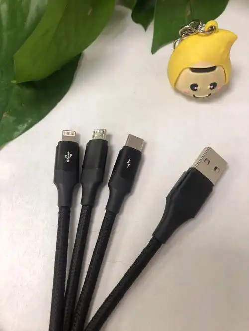 家里爸妈的手机充电线有安卓,type-c,一款有好几根,乱七八糟放着,用着