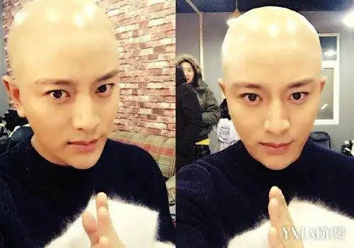 【图】贾乃亮收甜馨礼物喜不胜收 其光头造型亮瞎众人