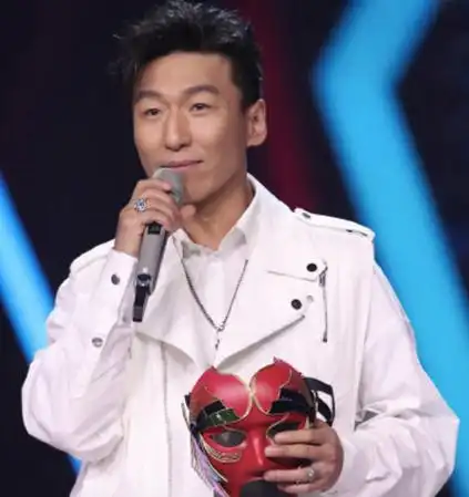 陈羽凡谈如何看待爱情:你来,我在甜蜜中等你_休闲娱乐_财经资讯_万隆