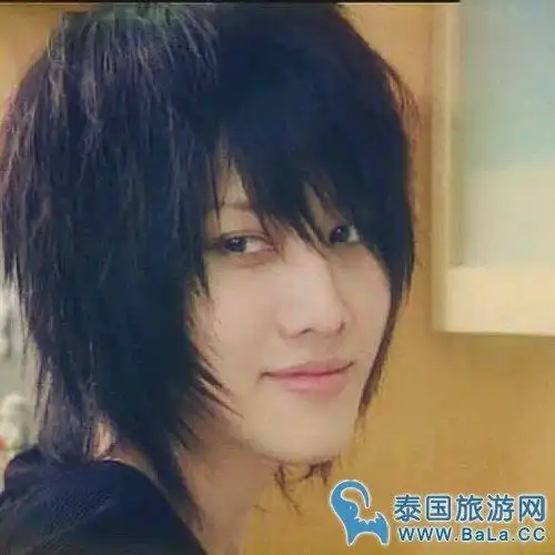 mike整容前后对比照 mike泰国童年照(妈妈像姐姐整没整一眼看得出)(4)