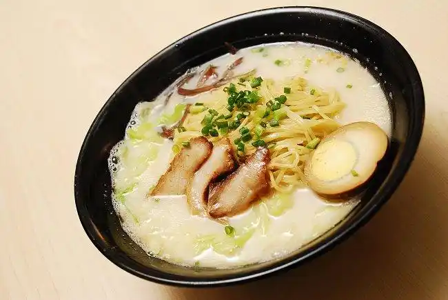 星期六 豚骨拉面1元