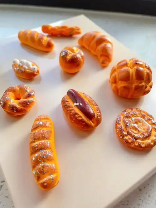 材料:粘土,水彩颜料,#粘土  #超轻粘土手工  #仿真食物  #粘土手工