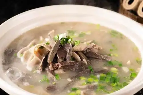 炖羊肉汤好喝有技巧下锅之前多做2步羊肉软烂鲜香没膻味