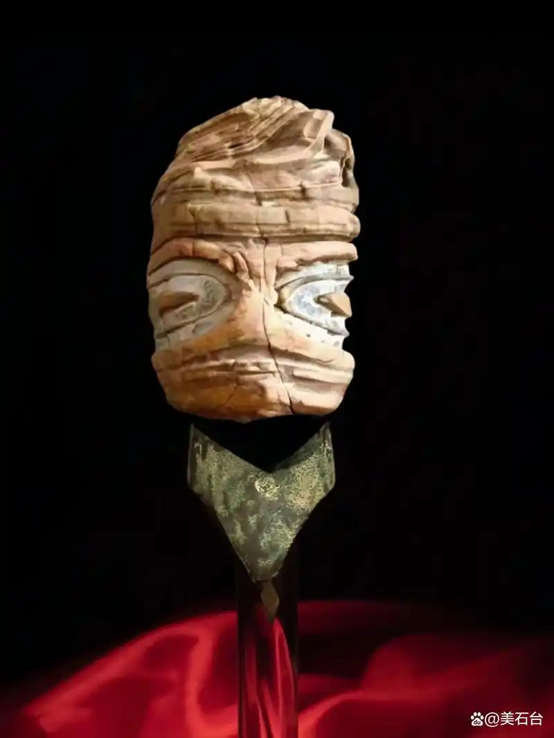 惊讶,一块天然头像奇石,竟然完美复刻了三星堆神秘面具
