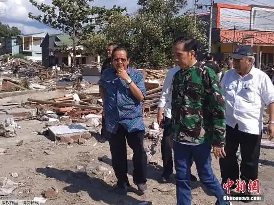 印尼强震海啸遇难人数升至1200人 或将继续上升(组图)