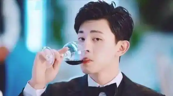 邓伦:封杀一年后大变样!