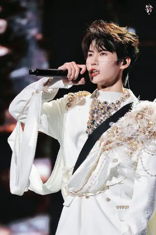 张真源 live之神##时代少年团叁重楼暨出道四周年演唱会##张真源戳吵