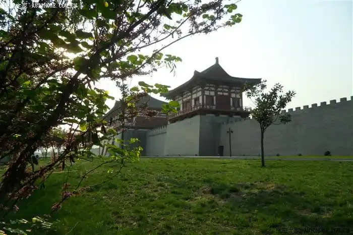 感受洛阳十三朝古都文化底蕴定鼎门遗址掠影