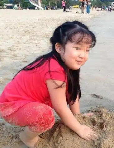 54岁"小青"陈美琪5岁女儿曝光(图)