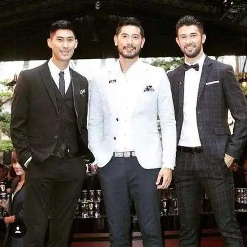 高以翔也已经确认要以伴郎的身份出席婚礼,当蓝钧天周一晒出4人合照时