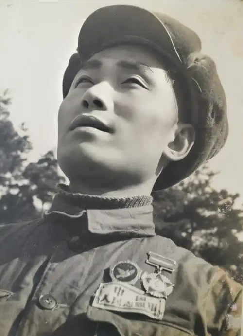 纪念志愿军抗美援朝出国作战70周年,向铁道兵父辈致敬,经典老照片展示