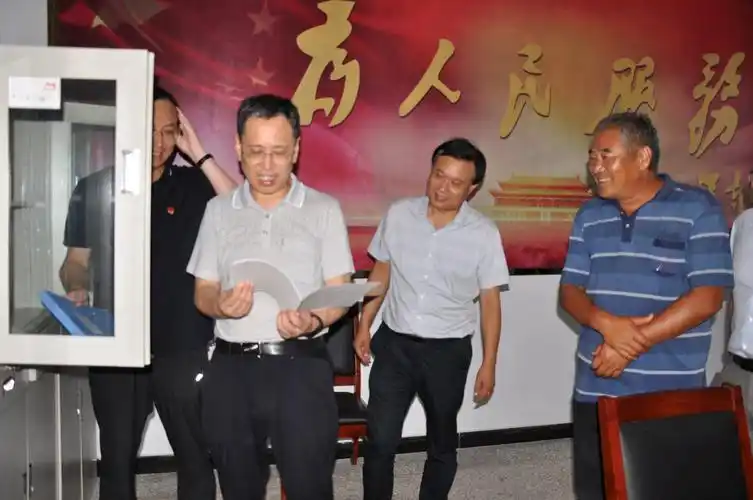 河南省税务局党委委员,副局长丁校伟深入社旗开展工作调研