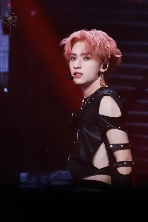 严浩翔演唱会solo打碟##张真源严浩翔认输舞台首秀