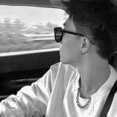 真人男生超酷帅气头像图片