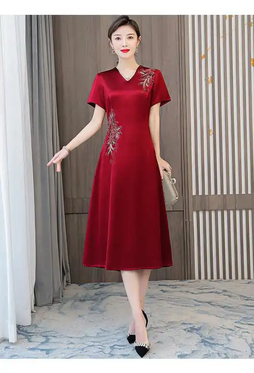 妈妈婚礼服时尚年轻婚礼妈妈装高档礼服喜婆婆婚宴旗袍新款高档洋气