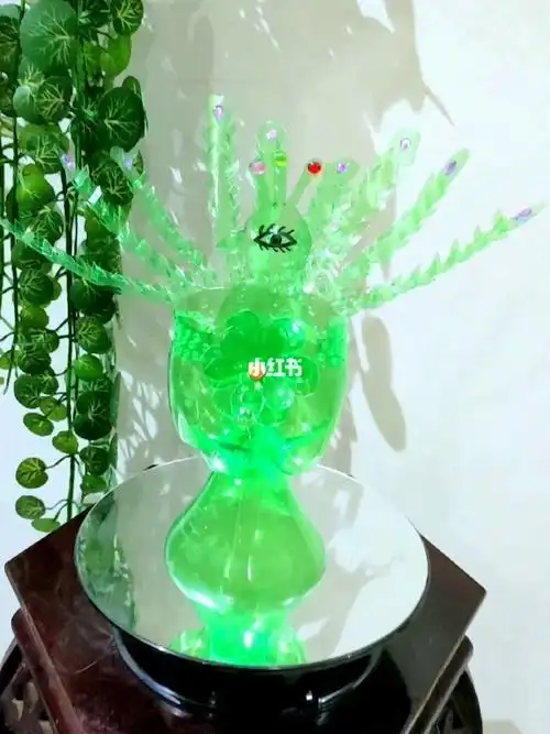 雪碧瓶子做孔雀开屏