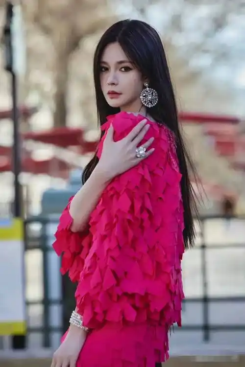 沈梦辰这是把鼻子捏上去了吗?网友纷纷吐槽像泰国人_杜海涛_吴昕_场合