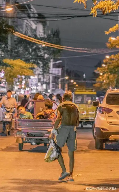 街道生活,记录平凡的世界