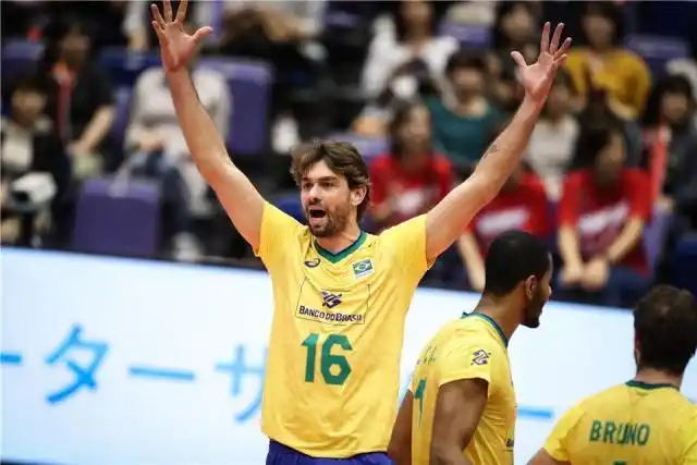 巴西男排名将陷入大麻烦,国际排联对他的举动展开调查,真是丢人