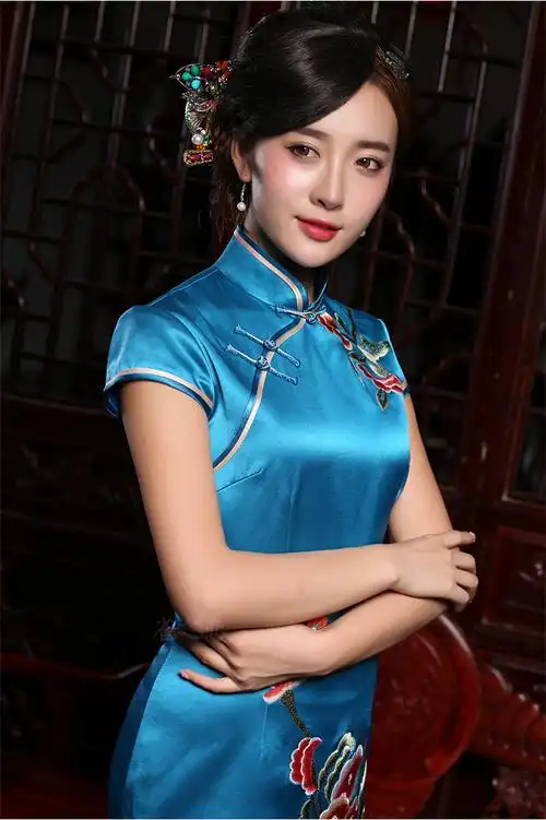 旗袍丽人 端庄俊美(52)