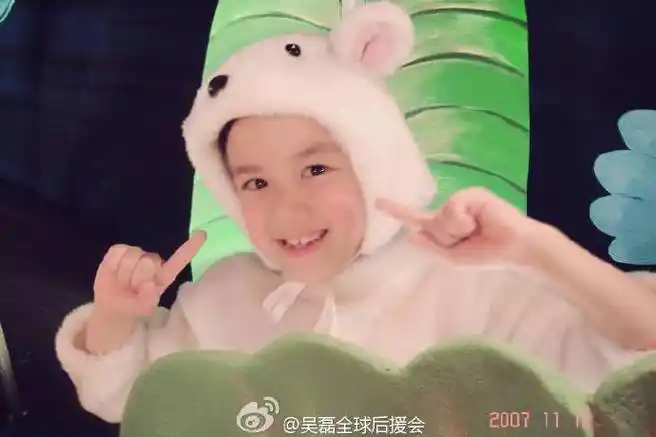 可爱多品牌代言人吴磊##吴磊宋三川