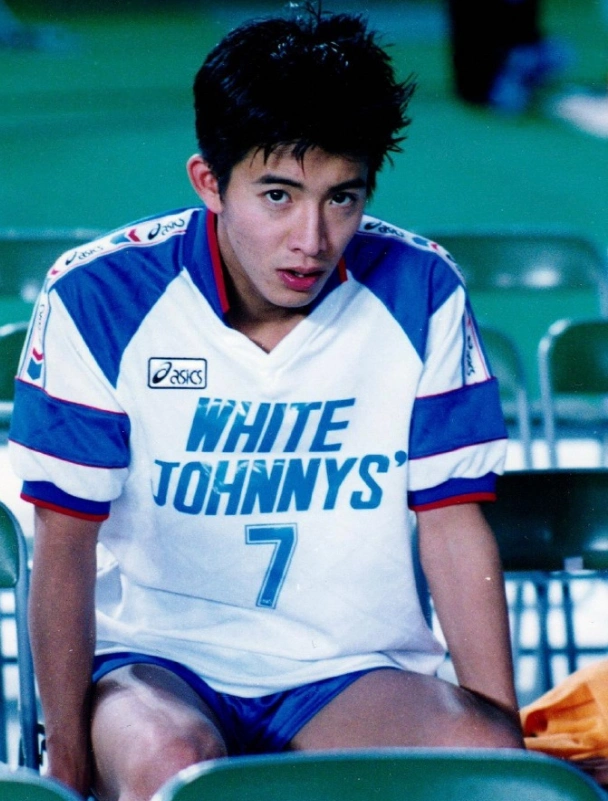 木村拓哉年轻时到底有多火?看一眼就会爱上,颜值巅峰有多惊艳!