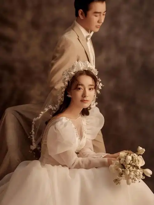 一种传承97暗色调搭配更能体现欧美的贵族范婚纱照又名婚照,结婚照