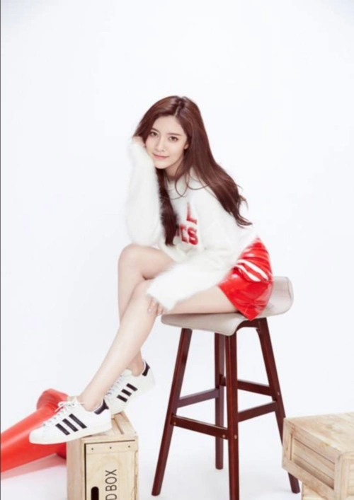 张一山绯闻女友宋妍霏恋情曝光 还带对方回自己家中