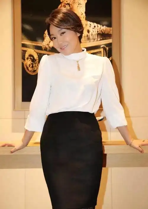 大闫妮的衣品就是招人喜欢,特别的有气质