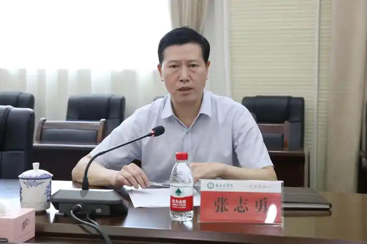 我校召开财经工作务虚会