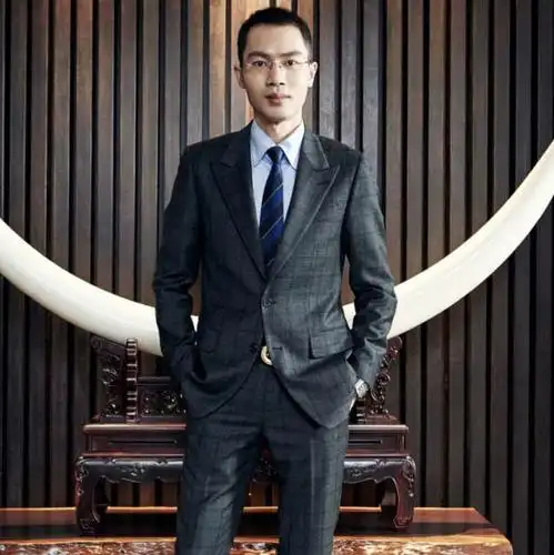 背景不一般捐款5000万收获800万人气鸿星尔克吴荣照被扒