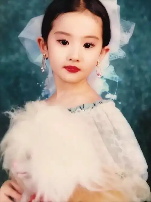 杨幂小时候的照片大全(杨幂小时候的照片大全集)-天晟网