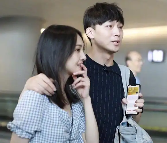 娱乐星打卡#张恒作为郑爽参演《倩女幽魂》的经纪人,负责相关演艺