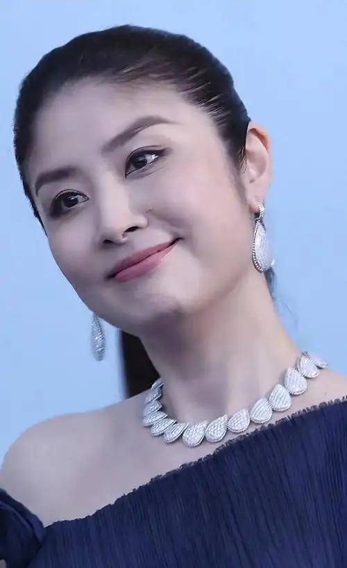 陈慧琳真厉害!她用行动诠释责任!明星还能这样活吗?