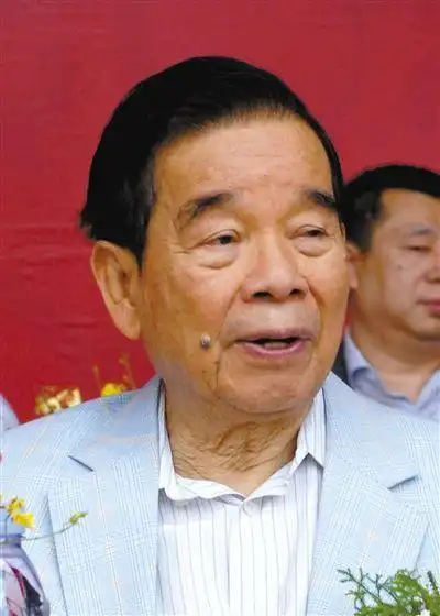 港富豪郑裕彤曾私生孙女曝光 未出生遭遗弃(组图)