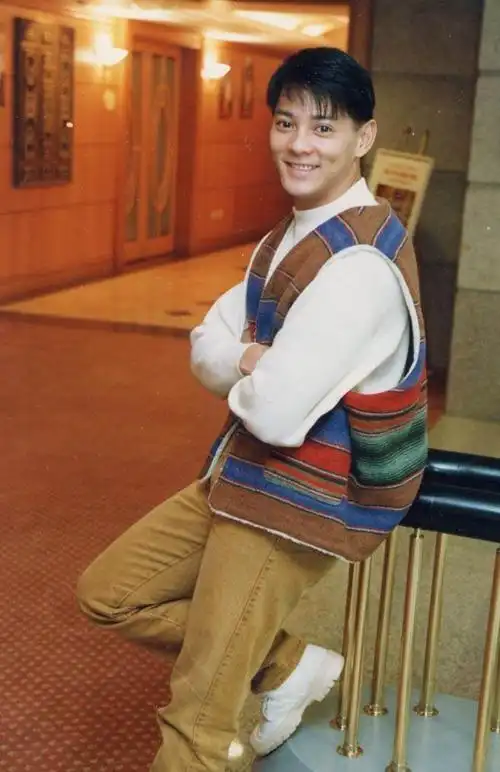 她早年为莫少聪产子仍被甩 嫁小11岁尪收获幸福