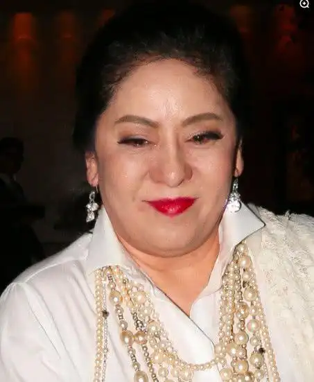 你觉得陈岚年轻时候和关之琳比,谁比较美?