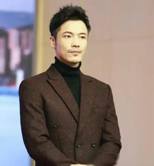 主持人,出道19年零绯闻,因一身肌肉遭误|热议|娱乐圈|小标题|综艺节目