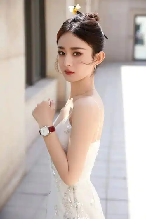 赵丽颖高调出席活动展现顶流人气!