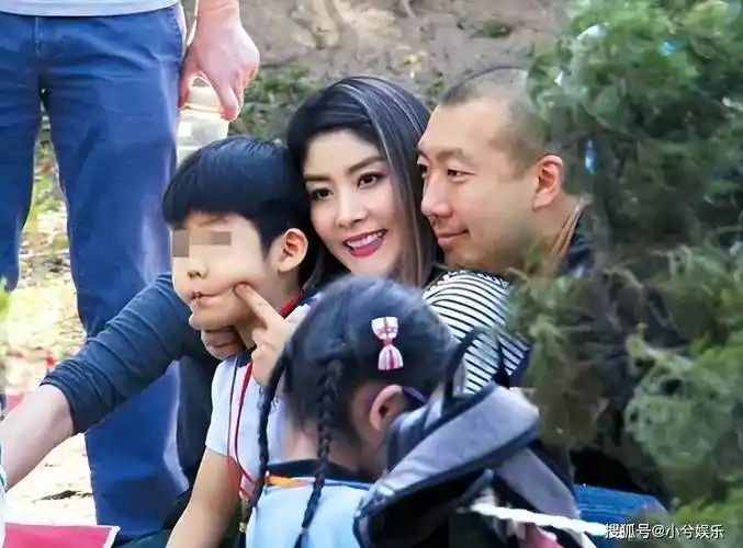 陈慧琳遭遇车祸休养3个月后露面,额头上疤痕明显,化妆也盖不住_活动