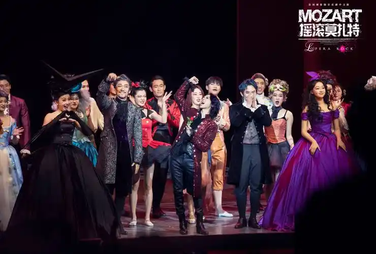 张淇主演的《摇滚莫扎特》中文版:适合所有喜欢莫扎特和音乐的人看_上