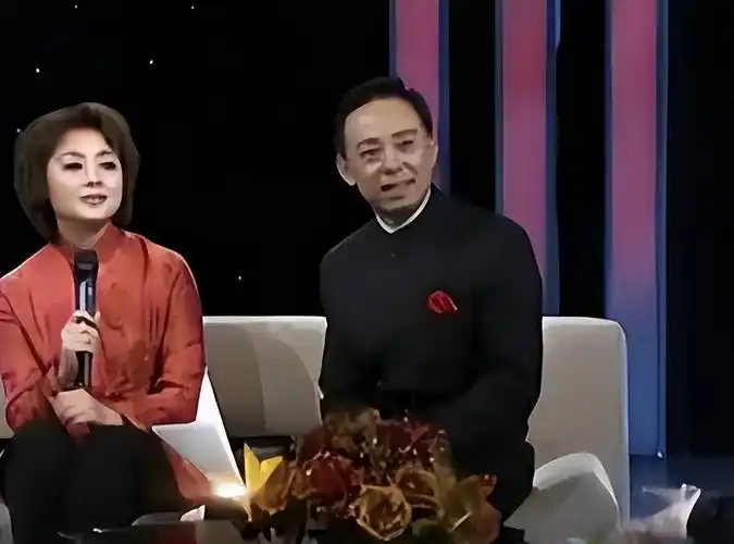 回顾京剧美人李胜素57岁不会做家务四个绯闻老公没一个是真的