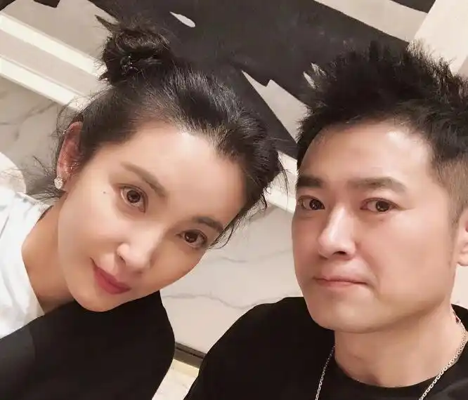 原创李冰冰给任泉庆生当天,自曝与许文楠已经分手,感觉像在暗示对方