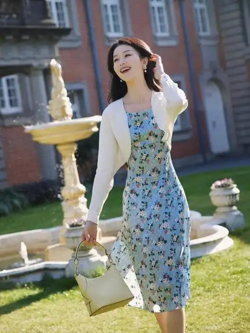 真正时髦的女人,春季都爱这些简约大方的穿搭,优雅温柔不挑身材