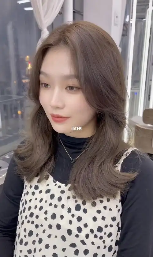 冬季节最显白发色青茶色2021年流行发色